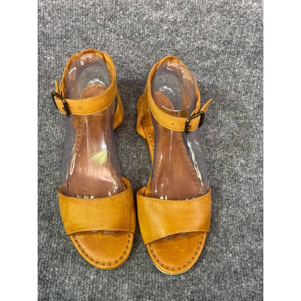 FRYE womens sandels size 8.5M Brown Nutral color Comfy Pre0owned